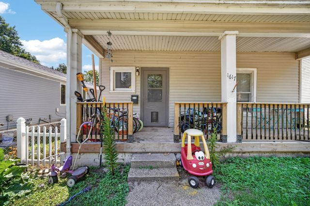 1617 E Walnut Street, Des Moines, IA 50316