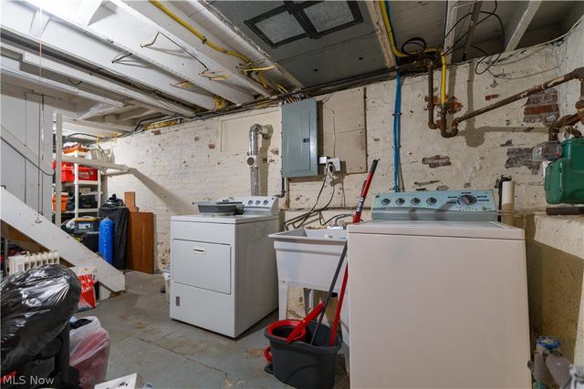 105 Westwood Avenue, Akron, OH 44302