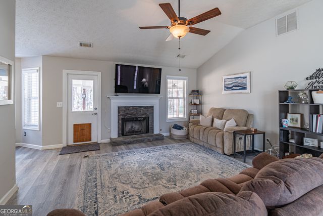 6348 Wilmington Way, Flowery Branch, GA 30542