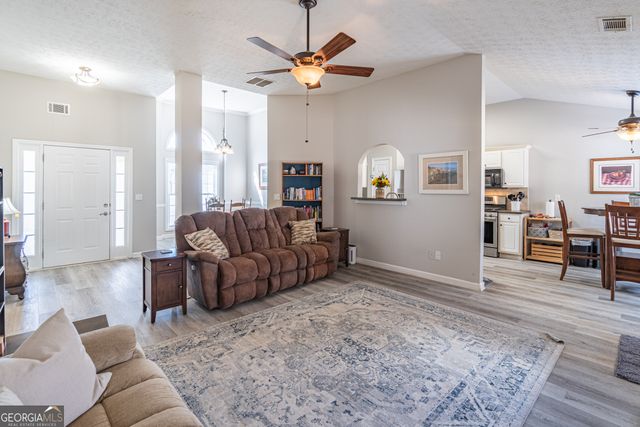 6348 Wilmington Way, Flowery Branch, GA 30542