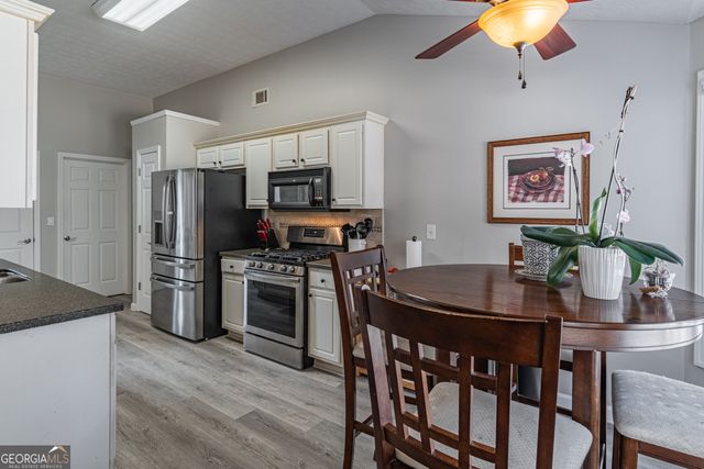 6348 Wilmington Way, Flowery Branch, GA 30542