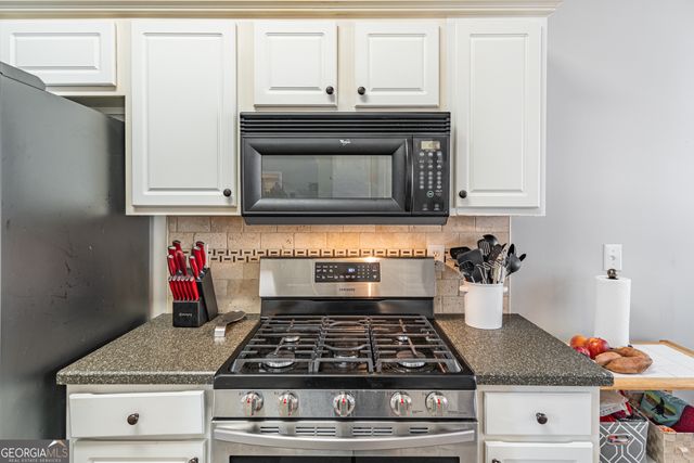 6348 Wilmington Way, Flowery Branch, GA 30542