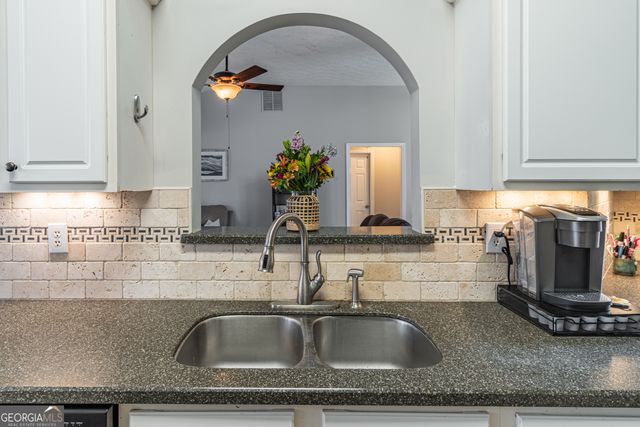 6348 Wilmington Way, Flowery Branch, GA 30542