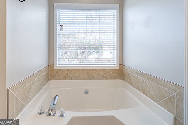 6348 Wilmington Way, Flowery Branch, GA 30542