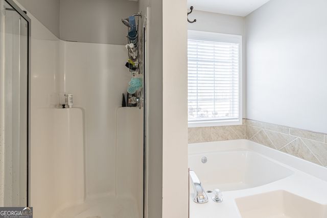 6348 Wilmington Way, Flowery Branch, GA 30542