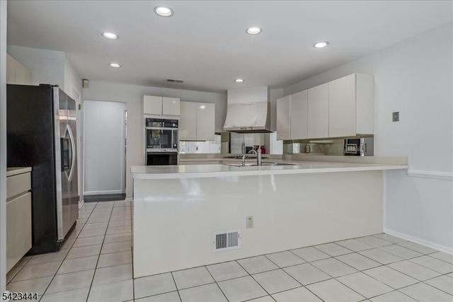 126 Worcester Dr, Wayne Twp., NJ 07470