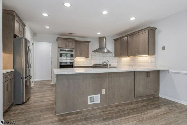 126 Worcester Dr, Wayne Twp., NJ 07470