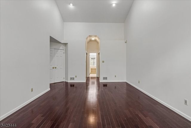 126 Worcester Dr, Wayne Twp., NJ 07470