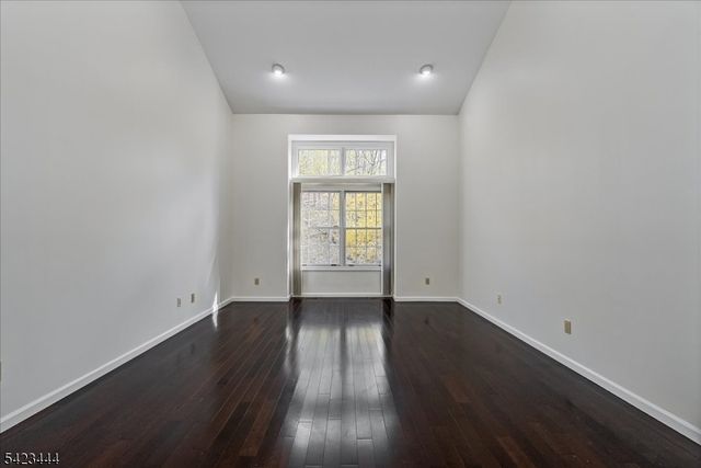 126 Worcester Dr, Wayne Twp., NJ 07470