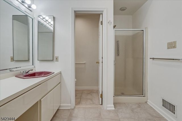 126 Worcester Dr, Wayne Twp., NJ 07470