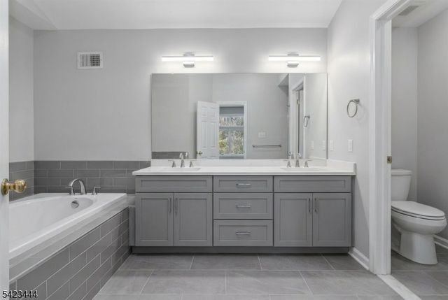 126 Worcester Dr, Wayne Twp., NJ 07470