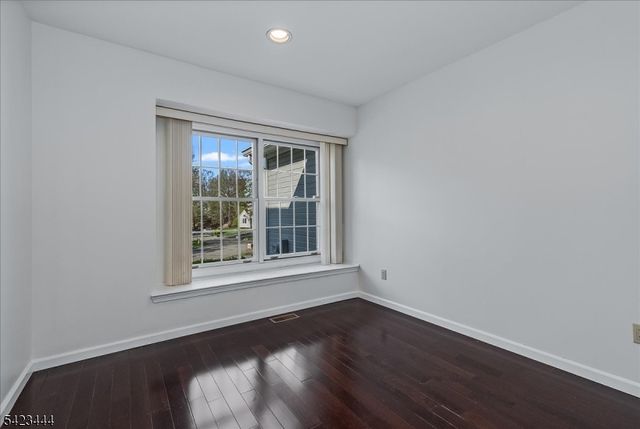 126 Worcester Dr, Wayne Twp., NJ 07470