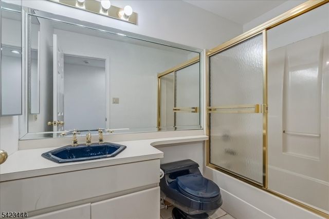 126 Worcester Dr, Wayne Twp., NJ 07470