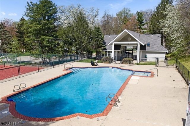 126 Worcester Dr, Wayne Twp., NJ 07470