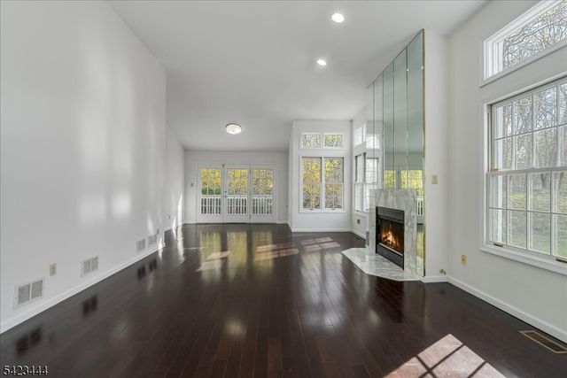 126 Worcester Dr, Wayne Twp., NJ 07470