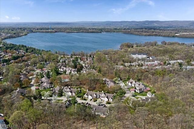 126 Worcester Dr, Wayne Twp., NJ 07470
