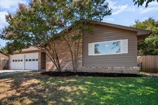 2700 Shady Grove Drive, Bedford, TX 76021