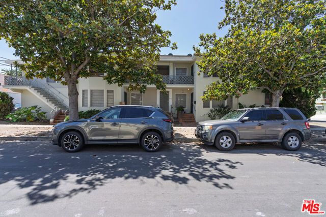 5076 Pickford Street, Los Angeles, CA 90019