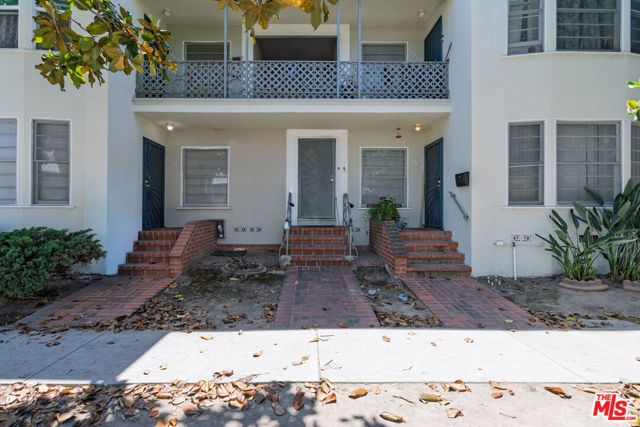 5076 Pickford Street, Los Angeles, CA 90019