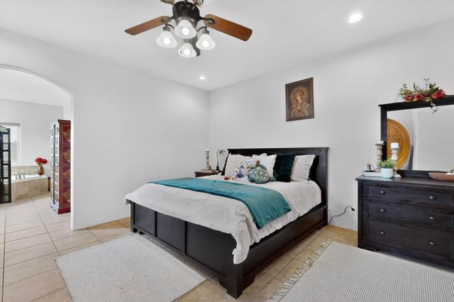 18 Calle Capulin, Santa Fe, NM 87507