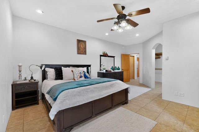 18 Calle Capulin, Santa Fe, NM 87507
