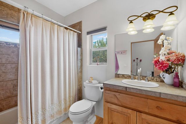18 Calle Capulin, Santa Fe, NM 87507