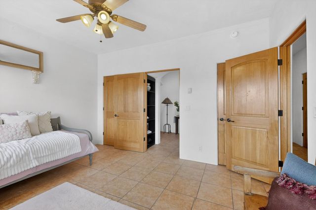 18 Calle Capulin, Santa Fe, NM 87507