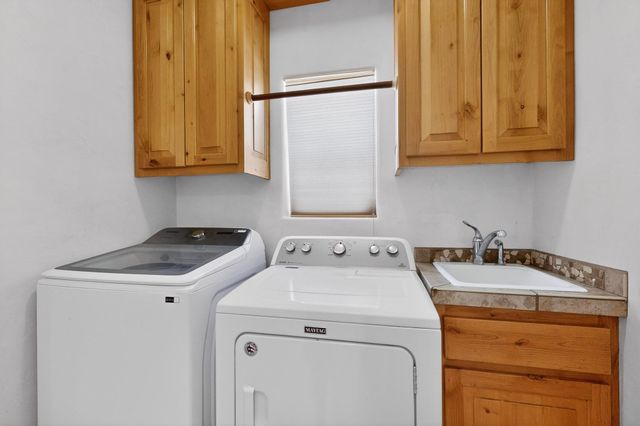 18 Calle Capulin, Santa Fe, NM 87507
