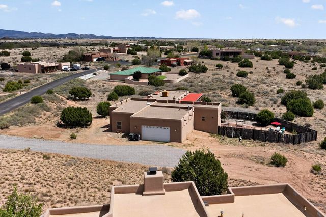 18 Calle Capulin, Santa Fe, NM 87507