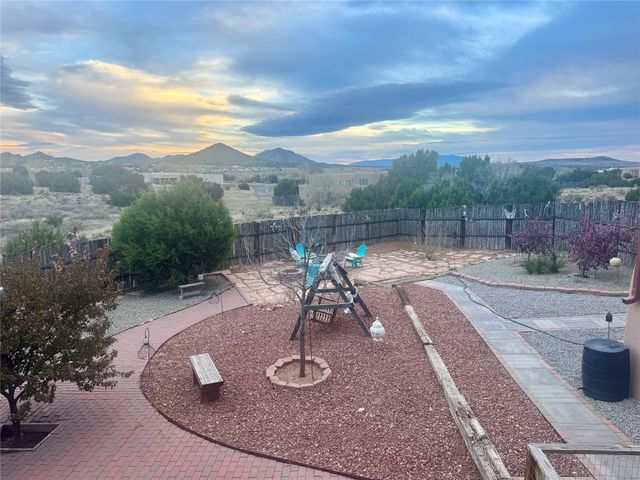 18 Calle Capulin, Santa Fe, NM 87507