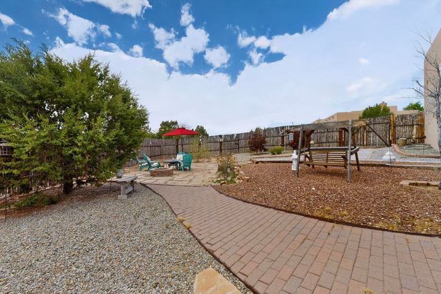 18 Calle Capulin, Santa Fe, NM 87507