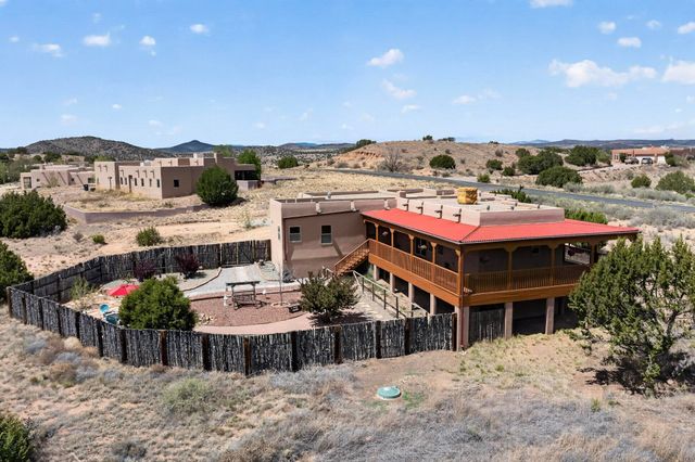 18 Calle Capulin, Santa Fe, NM 87507