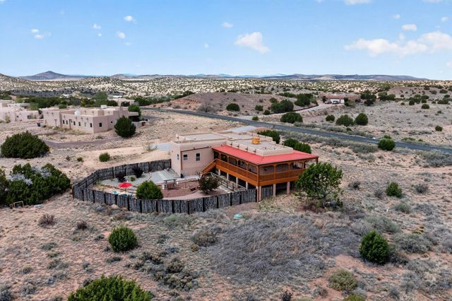 18 Calle Capulin, Santa Fe, NM 87507