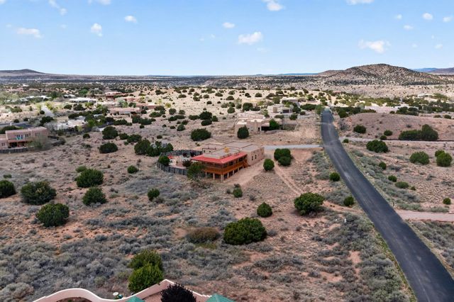 18 Calle Capulin, Santa Fe, NM 87507