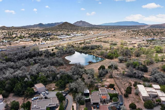 18 Calle Capulin, Santa Fe, NM 87507
