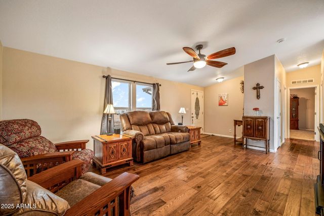 6635 AVANTI Way, Show Low, AZ 85901