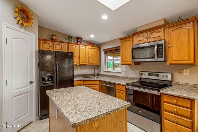 6635 AVANTI Way, Show Low, AZ 85901