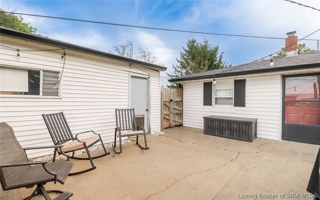 22 Maple Street, Sellersburg, IN 47172