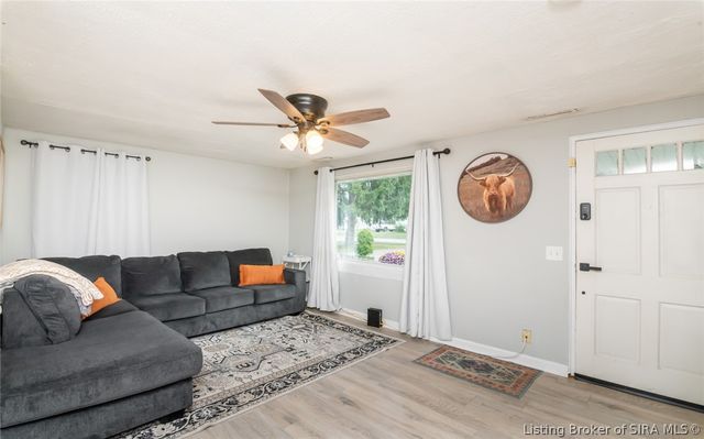 22 Maple Street, Sellersburg, IN 47172