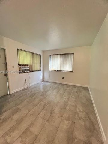 13797 Highland Dr 4, North Miami Beach, FL 33181