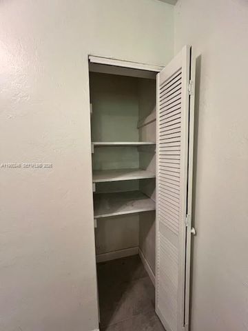 13797 Highland Dr 4, North Miami Beach, FL 33181