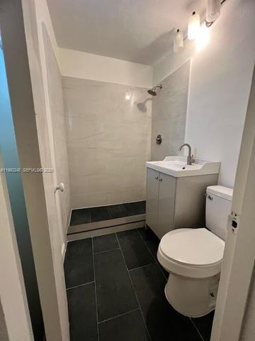 13797 Highland Dr 4, North Miami Beach, FL 33181