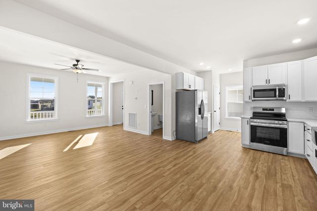 715 LAKEVIEW DR, Colonial Beach, VA 22443