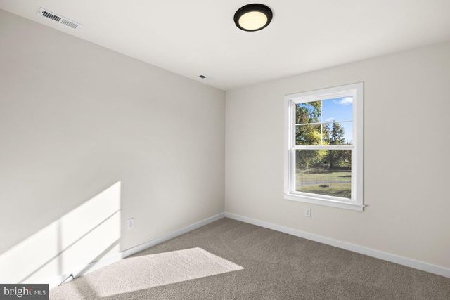 715 LAKEVIEW DR, Colonial Beach, VA 22443