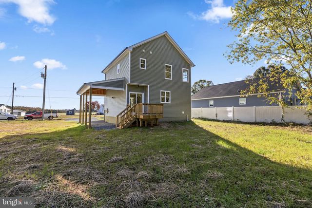 715 LAKEVIEW DR, Colonial Beach, VA 22443