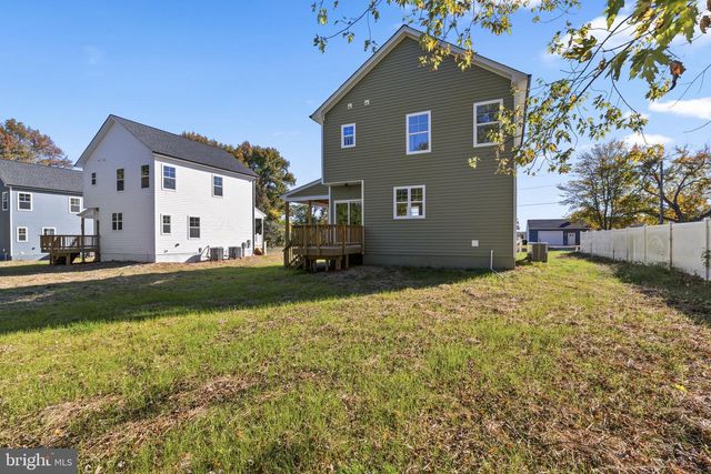 715 LAKEVIEW DR, Colonial Beach, VA 22443