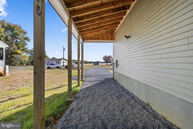 715 LAKEVIEW DR, Colonial Beach, VA 22443