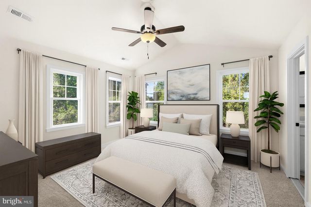 715 LAKEVIEW DR, Colonial Beach, VA 22443