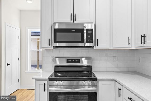 715 LAKEVIEW DR, Colonial Beach, VA 22443