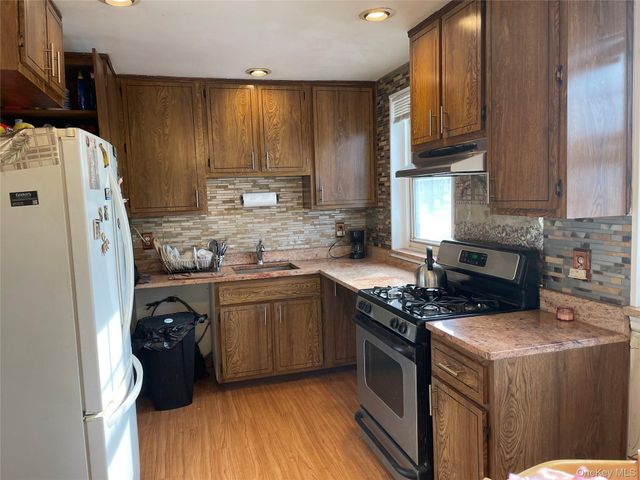 58-28 251st Street Upper Unit, Little Neck, NY 11362